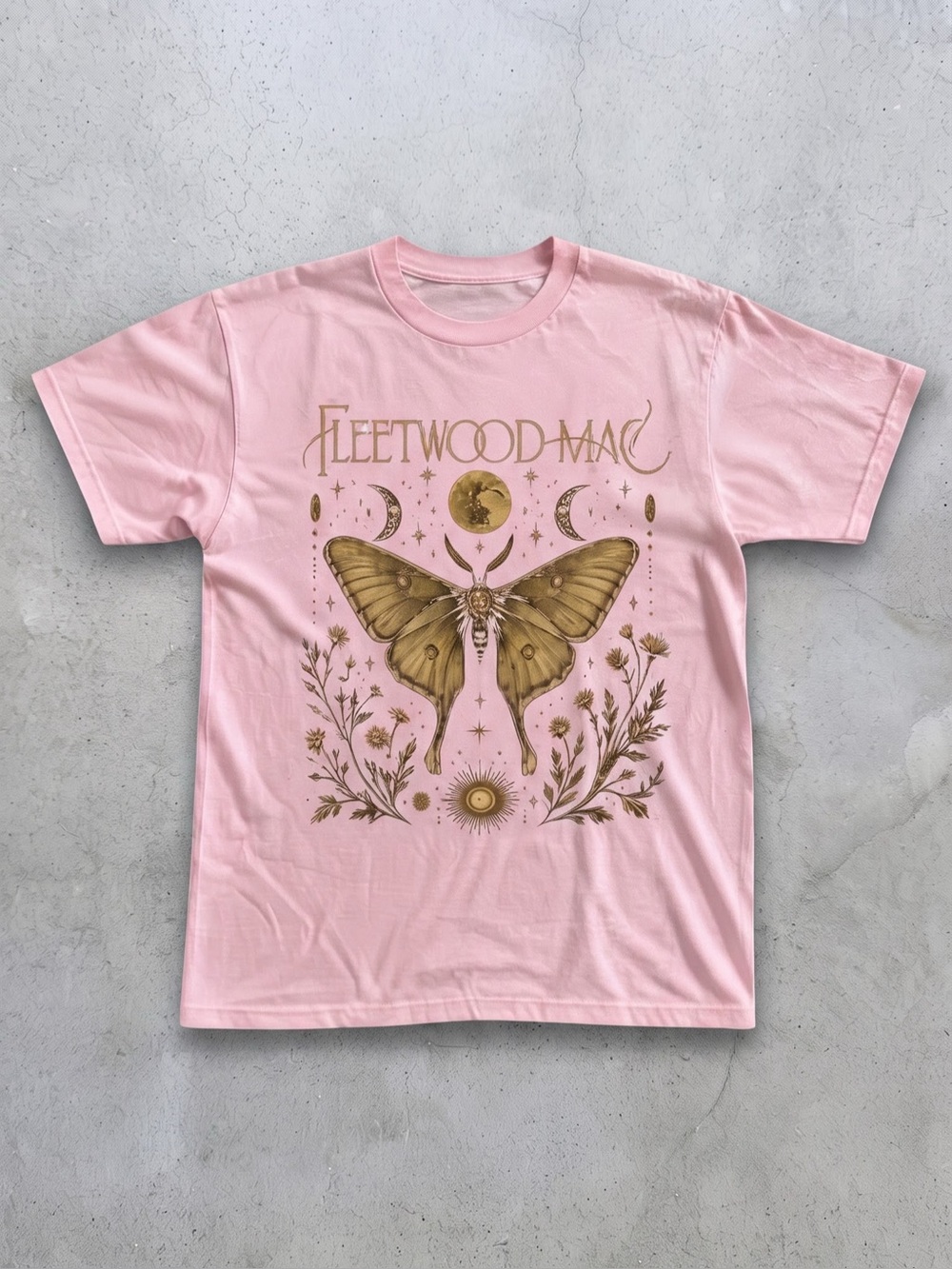 Gildan Fleetwood Mac Pink Moth Graphic
Tee